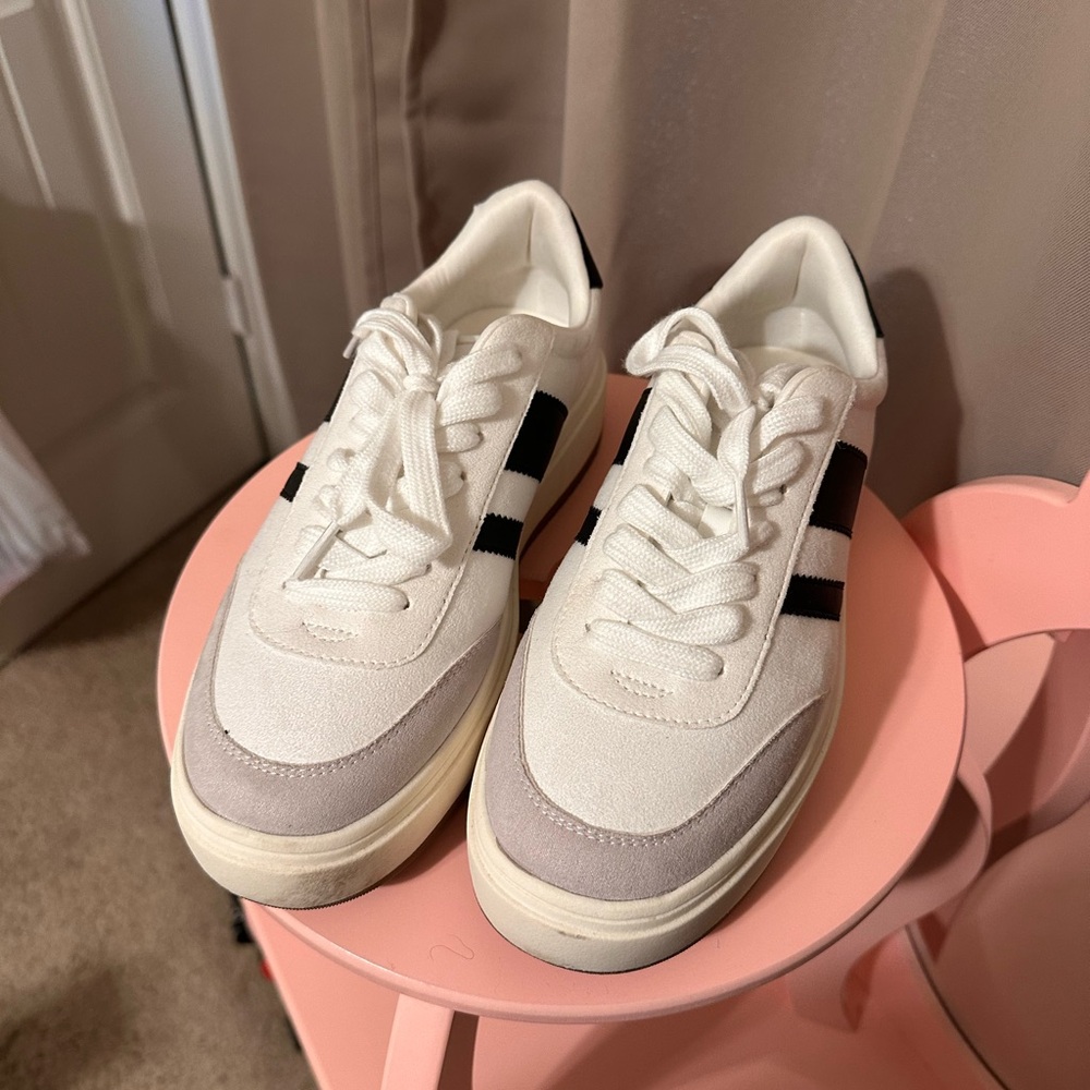 Project cloud White and Black Women's Sneakers